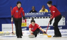 万博体育:中国女子冰壶队世锦赛夺铜直通冬奥会