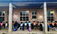 万博官网:铁皮房、土操场，这里有一座“筑梦”摔跤馆